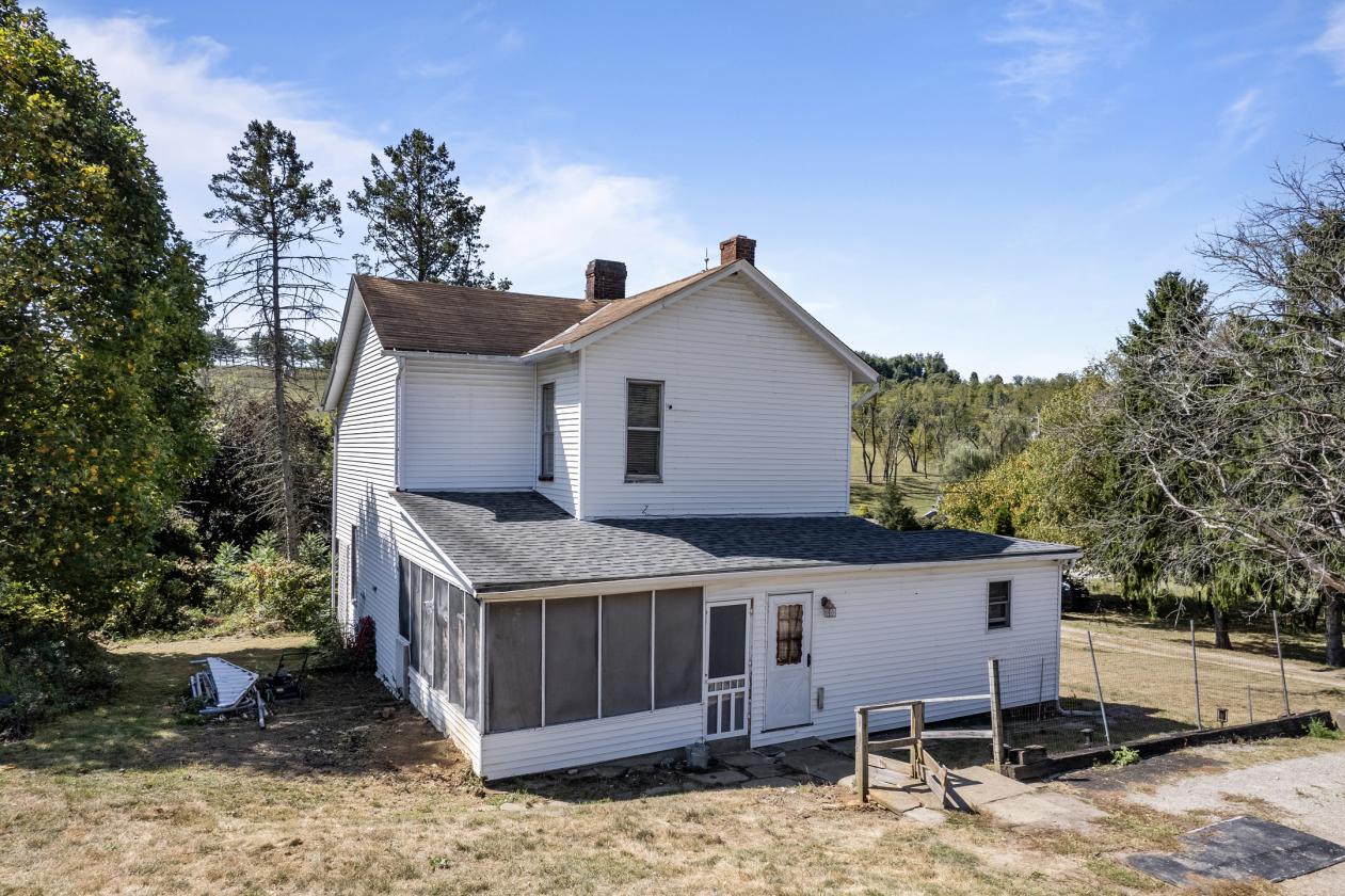 Room to Roam: 11.73 Acres with Classic Farmhouse - photo 2