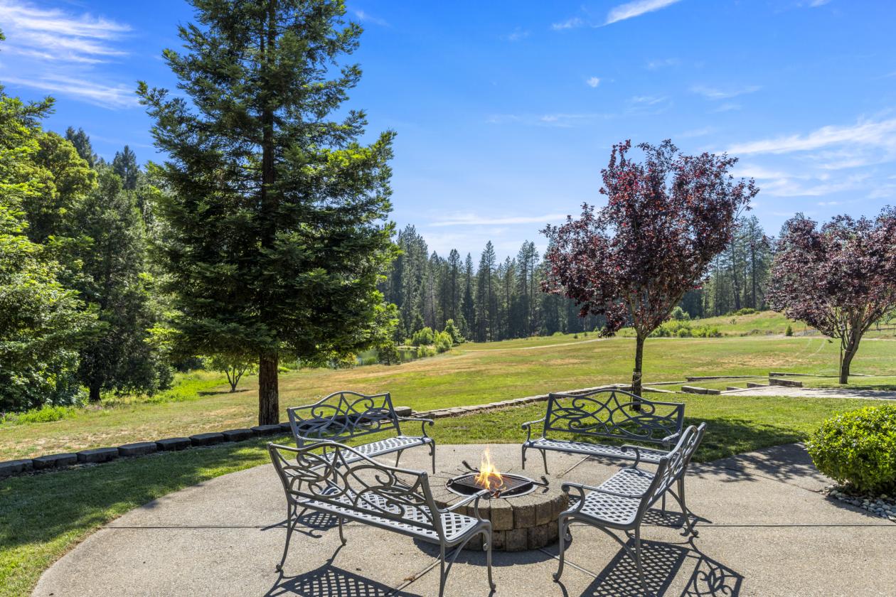 Beautiful Apple Hill Property - photo 10
