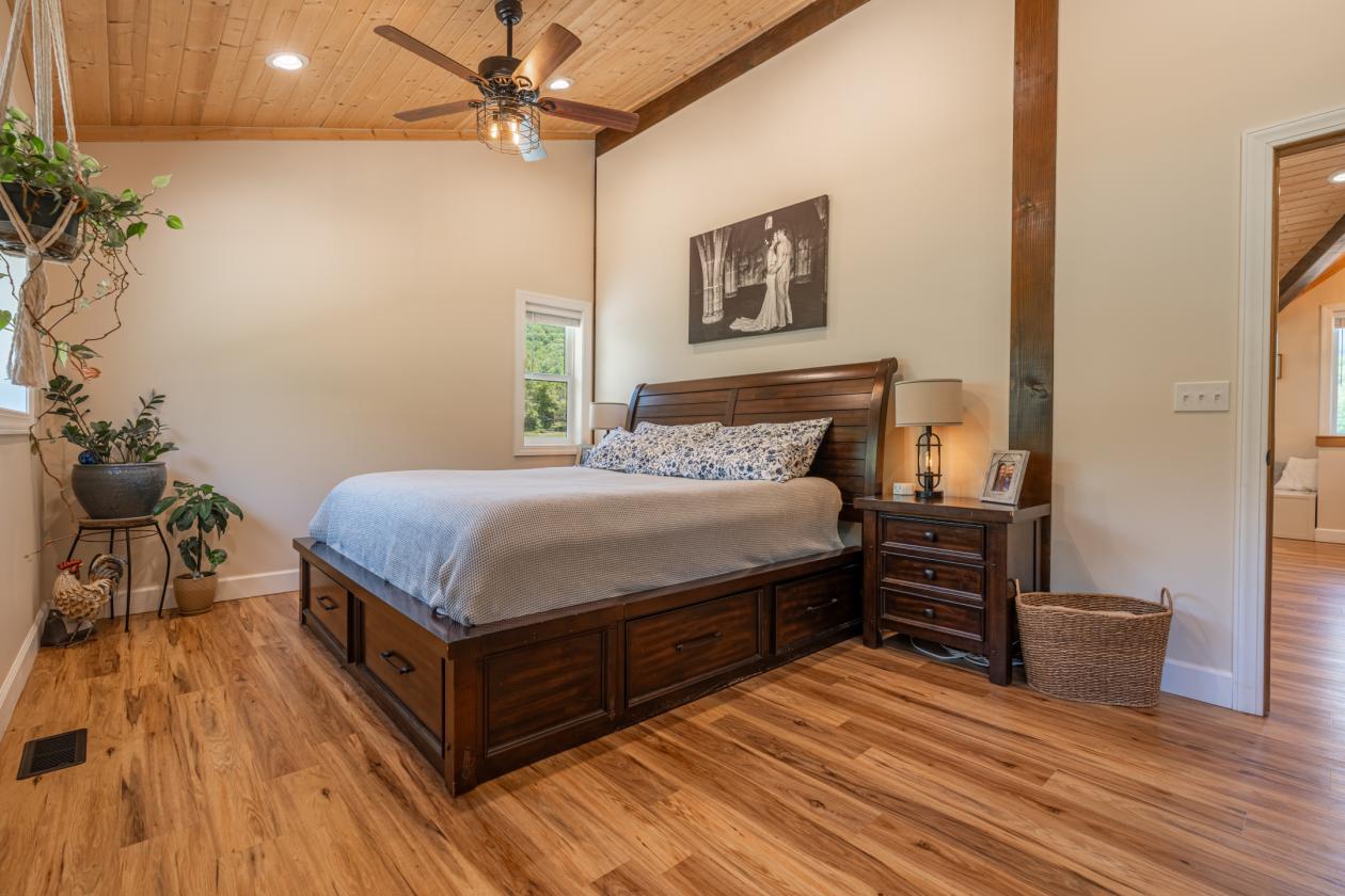 Timber-Frame Estate With Mountain Views - photo 25