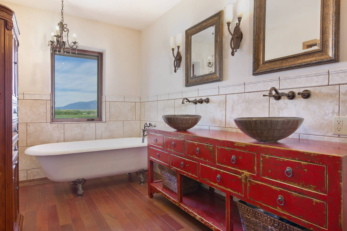 Rare Equestrian Ranch in the Taos Valley with Water Rights Taos, Taos