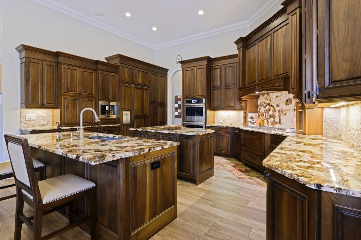 Custom Built Luxury Equestrian Estate with Stables - photo 7