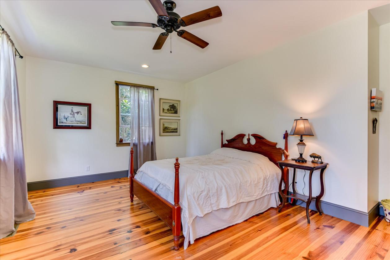 Charming 9 Acres Horse Property - photo 14