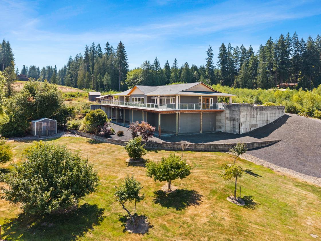 9.7-Acre Country Estate with Pasture & Shops - photo 27