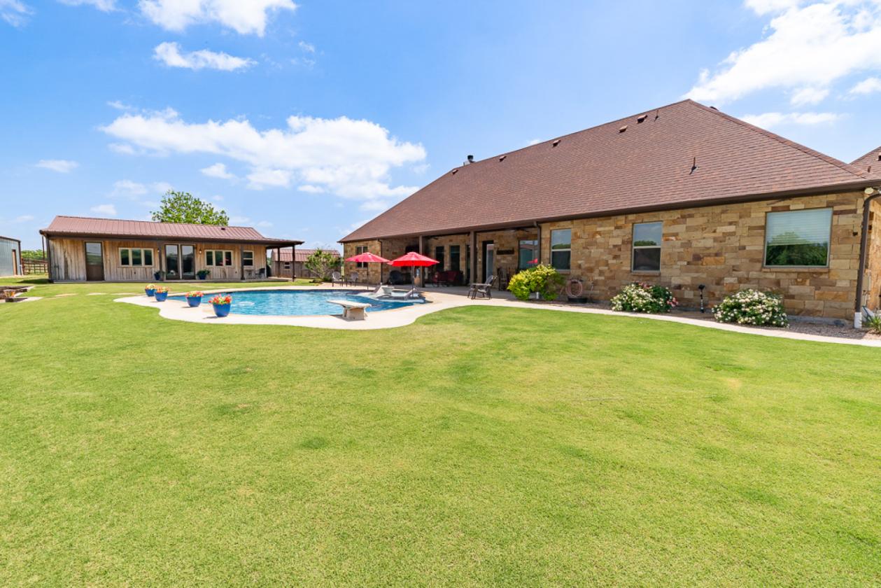 Scenic 64 Acre Horse & Cattle Property - photo 6