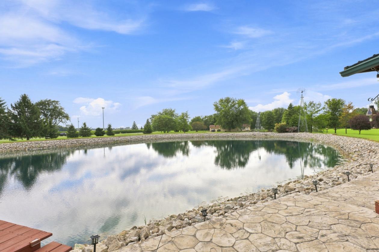 Turnkey Country Living with Equestrian Potential - photo 4