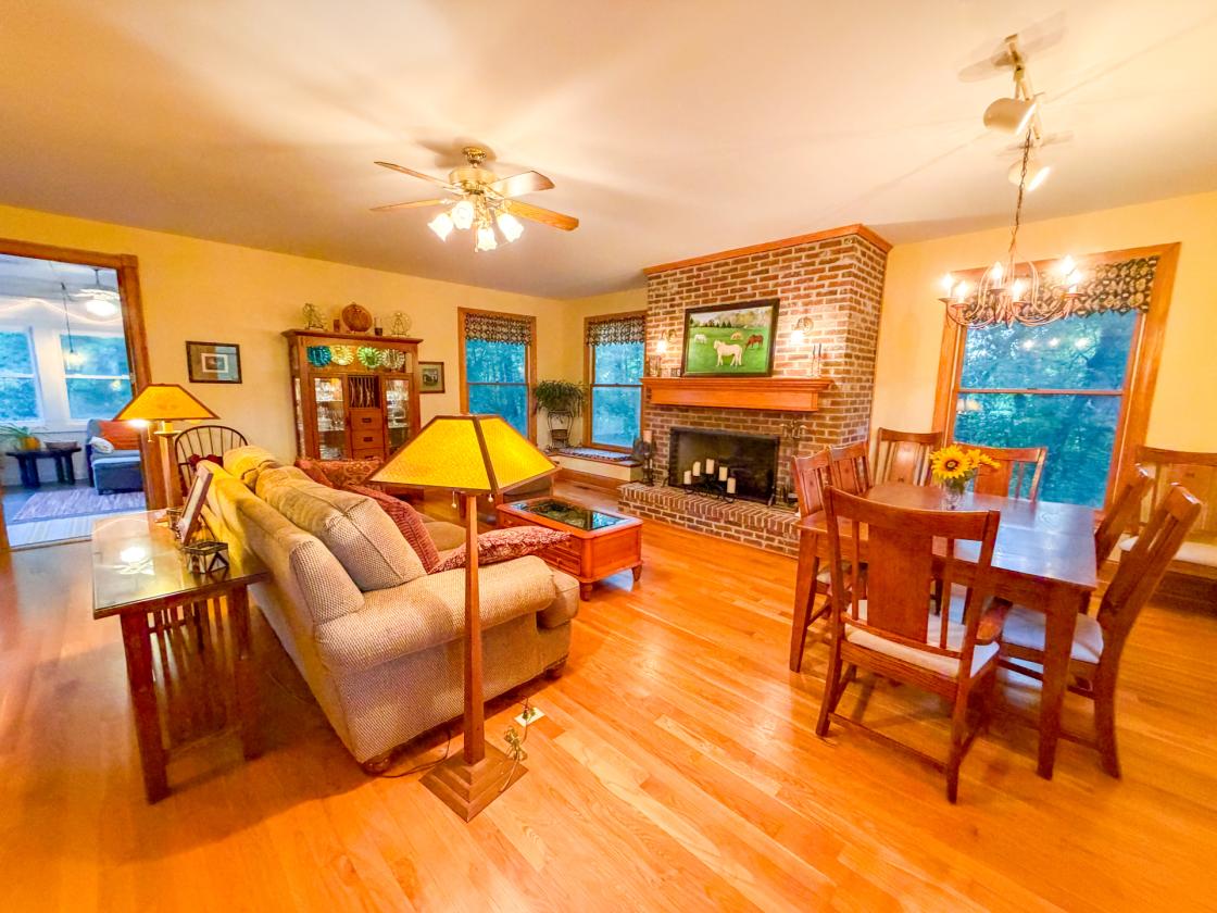 Beautiful Horse property nestled on 20 acres - photo 16