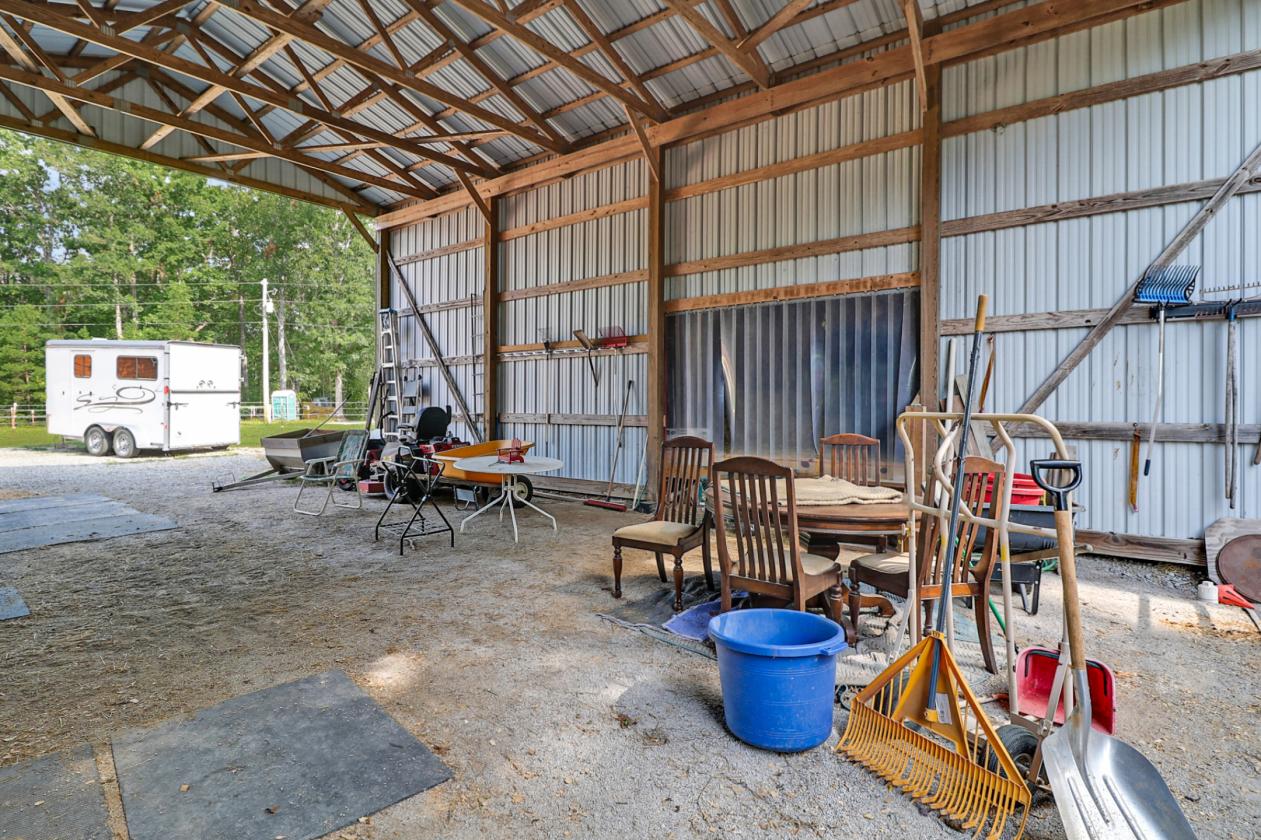 Spacious Cabin in BSF Equestrian community - photo 7