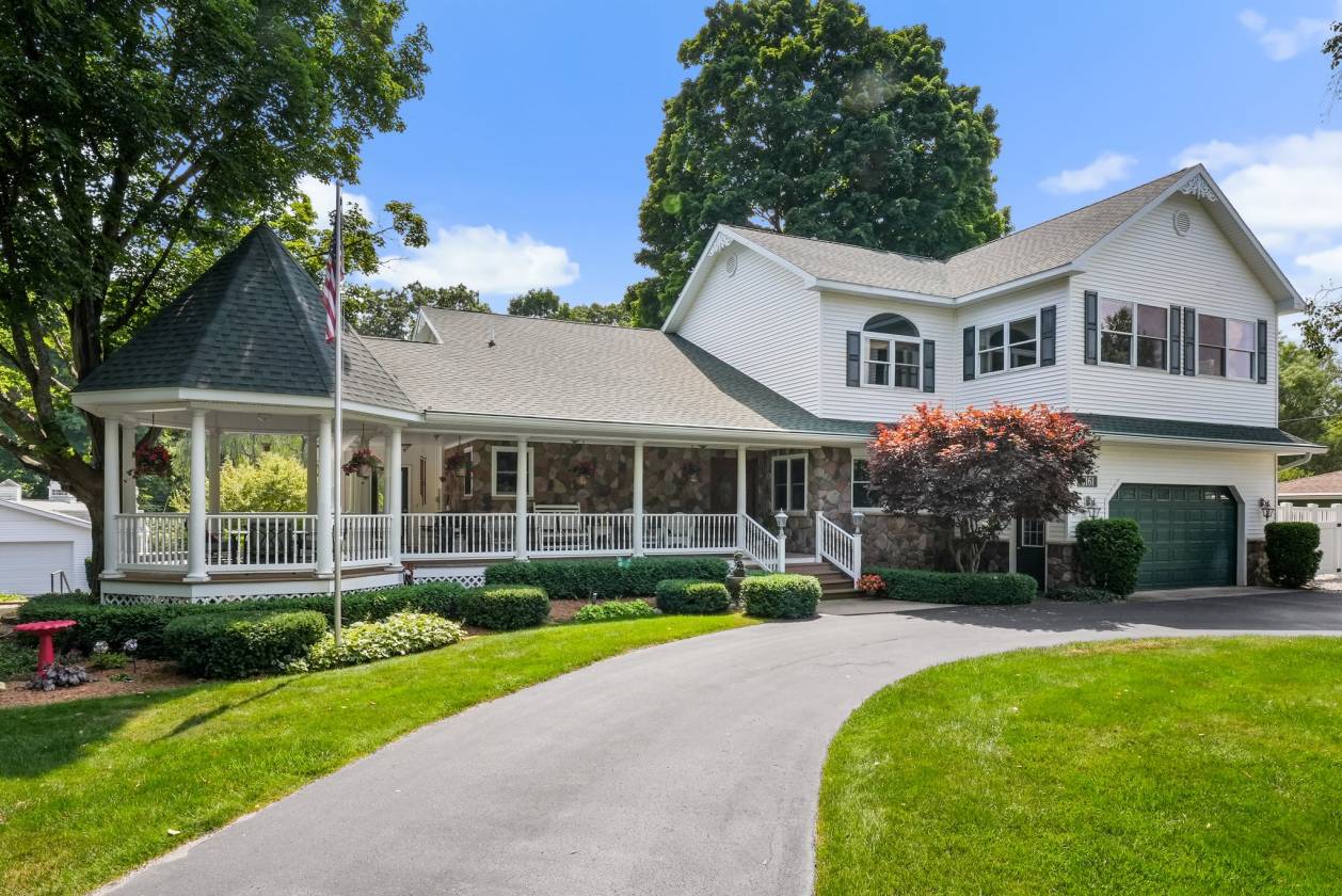 Horse Property for sale.