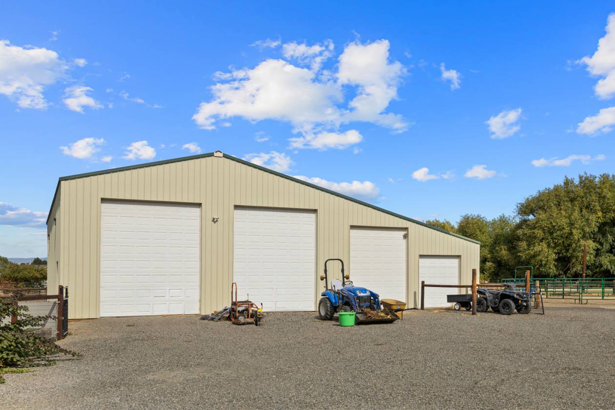 Horse Lovers Dream - Everything you need on 3.5 Ac - photo 15