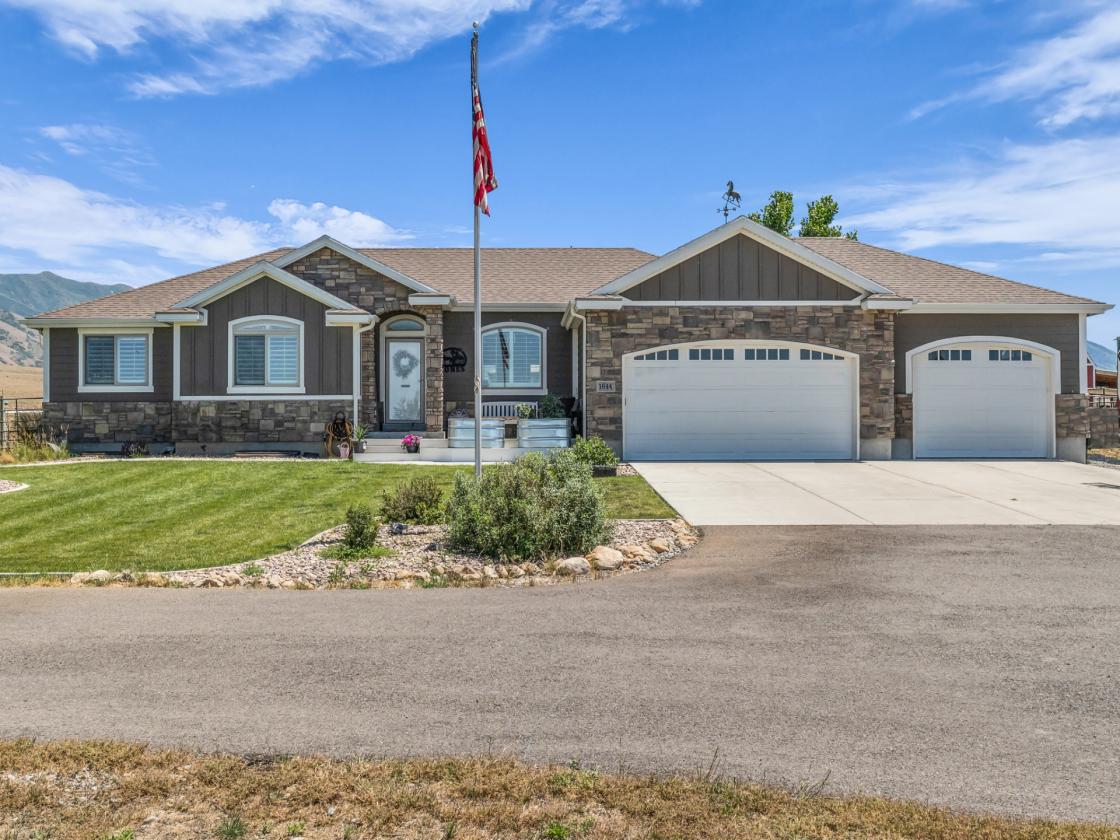 Price Reduced! Horse property  on 5 acres - photo 1
