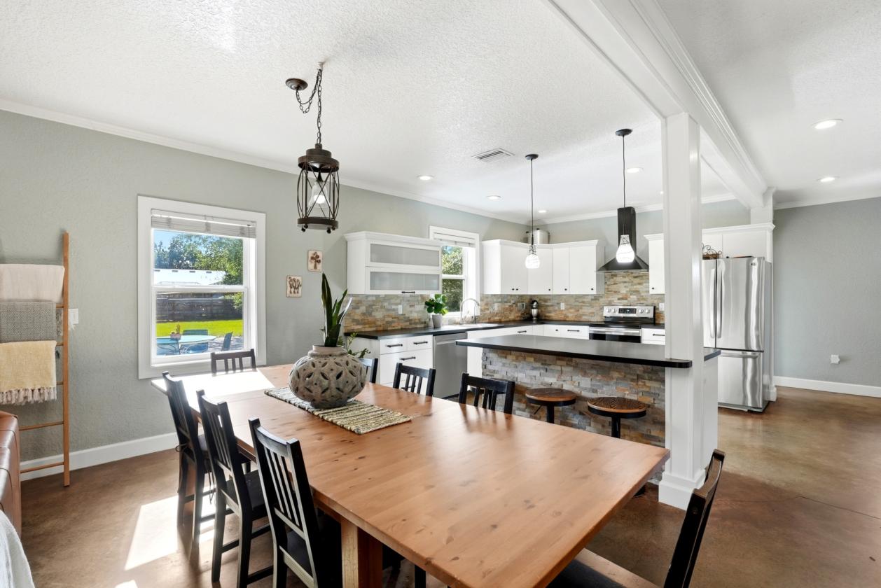 Unique equestrian estate on 6.57 acres - photo 8