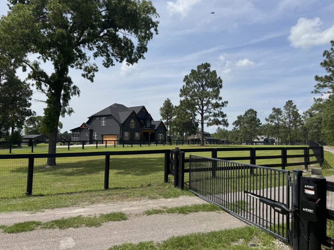 Thoughtfully Designed Luxury Equestrian Estate - photo 11