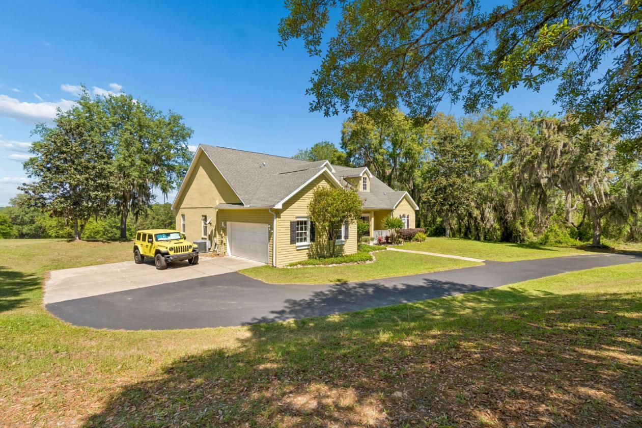 17 acre horse farm HIGH AND DRY with arena & barn - photo 27