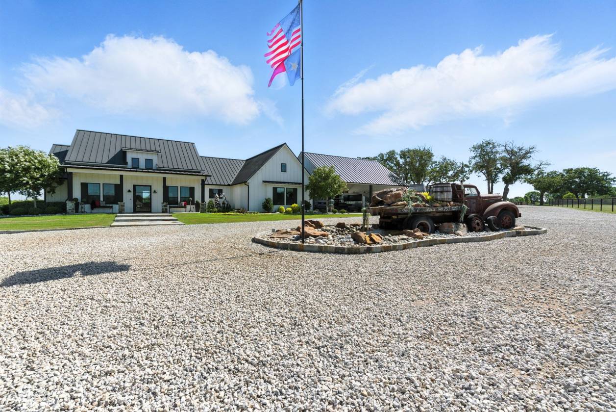 Horse Property for sale.