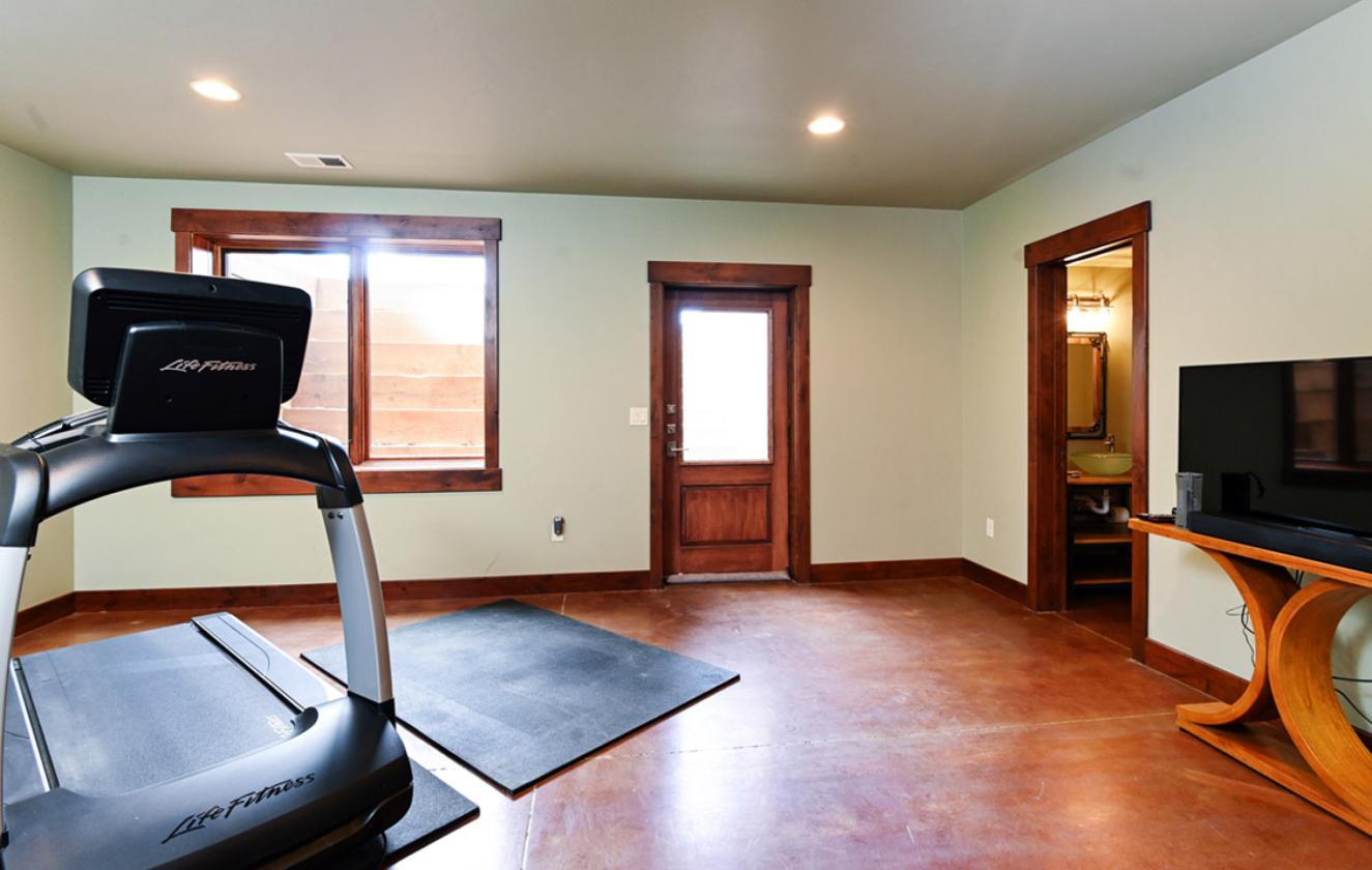 Turn-Key Equestrian Estate on 106 Acres - photo 28