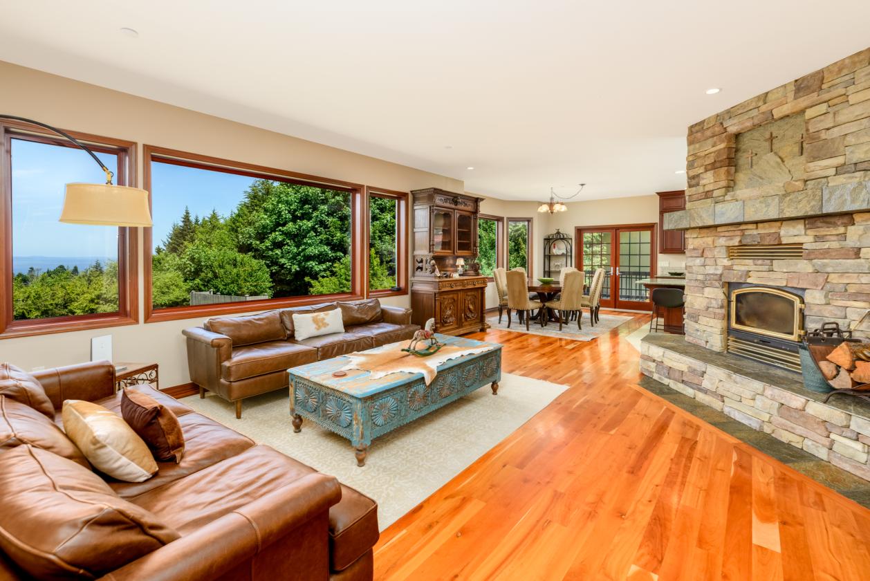 Luxury Equestrian Estate w/Beautiful Water Views - photo 9