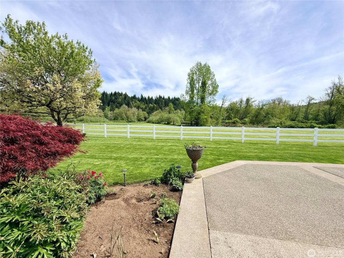 Scenic 3.79-acre horse property w/ high-bank - photo 16