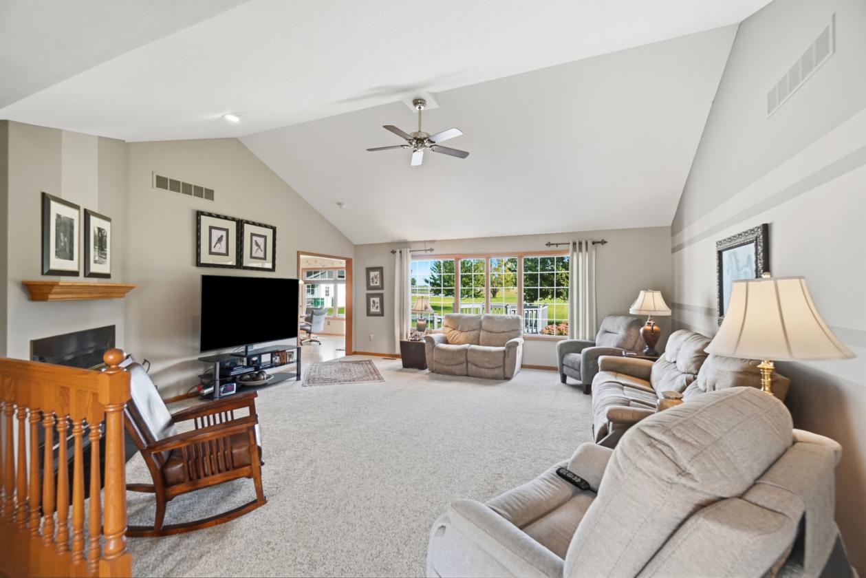 EQUESTRIAN RETREAT ON 10 ACRES - photo 8