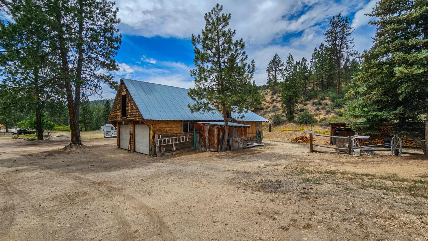 Mountain horse property backing to Boise Forest - photo 17
