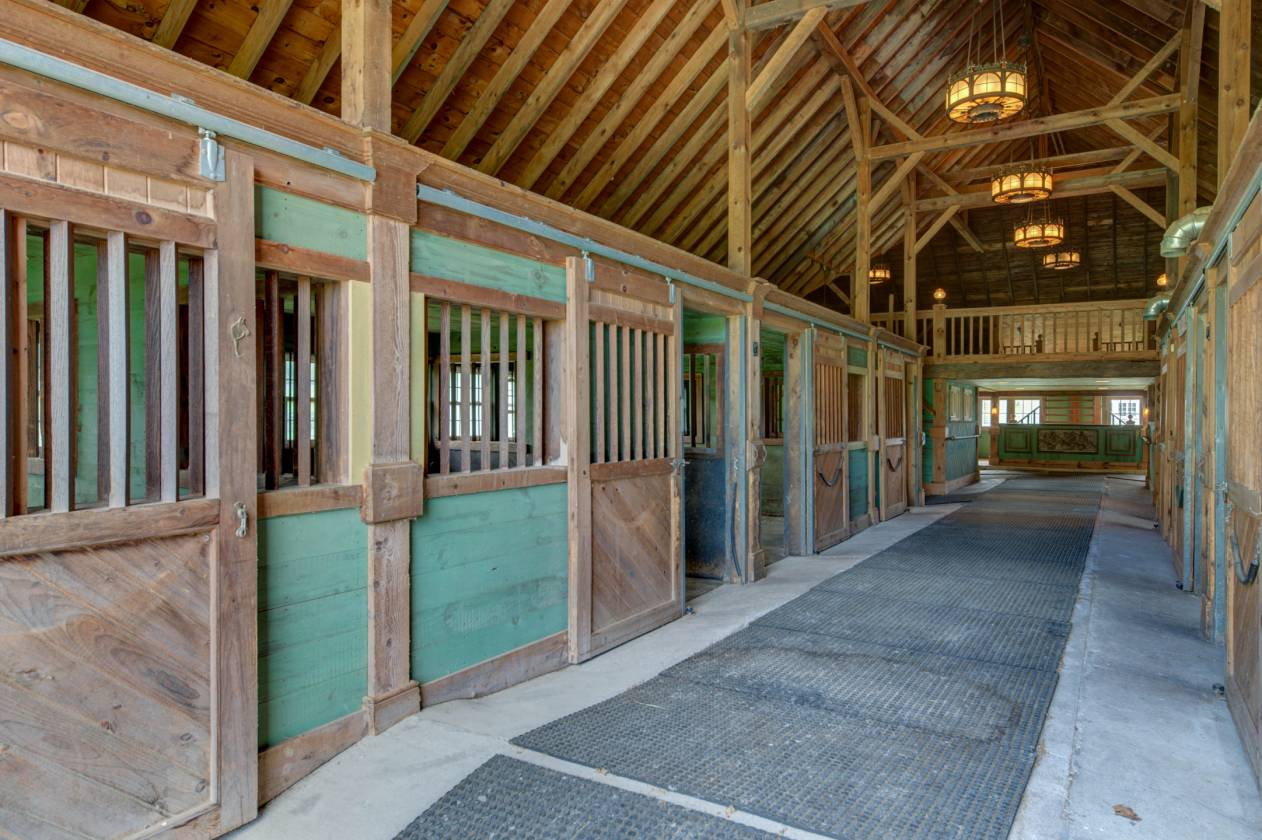 New York equestrian center for sale
