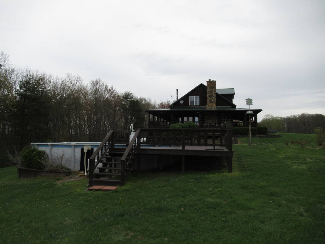 Horse property with 2 homes, 5 stall barn, fenced and... Peterstown, Monroe County, West