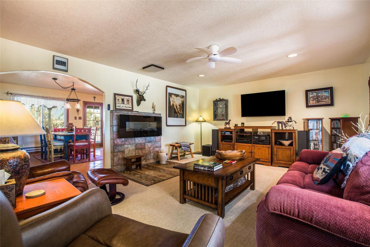 Starry Night Ranch - House/Guest House/Barn - photo 11