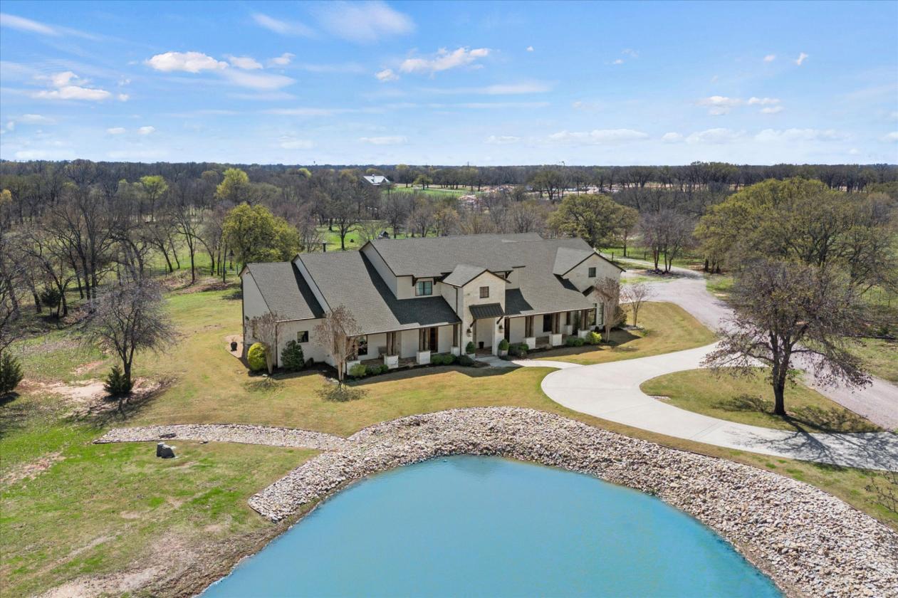 The perfect luxury home with privacy - photo 29