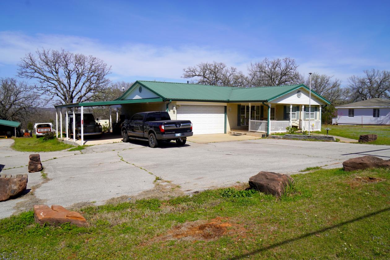 Central Oklahoma Hobby Farm with Horse Barn - photo 4