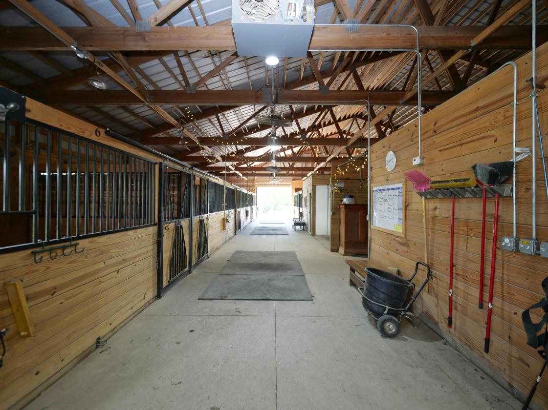 EQUESTRIAN ESTATE/HISTORIC HOME/OWNER FINANCING - photo 16