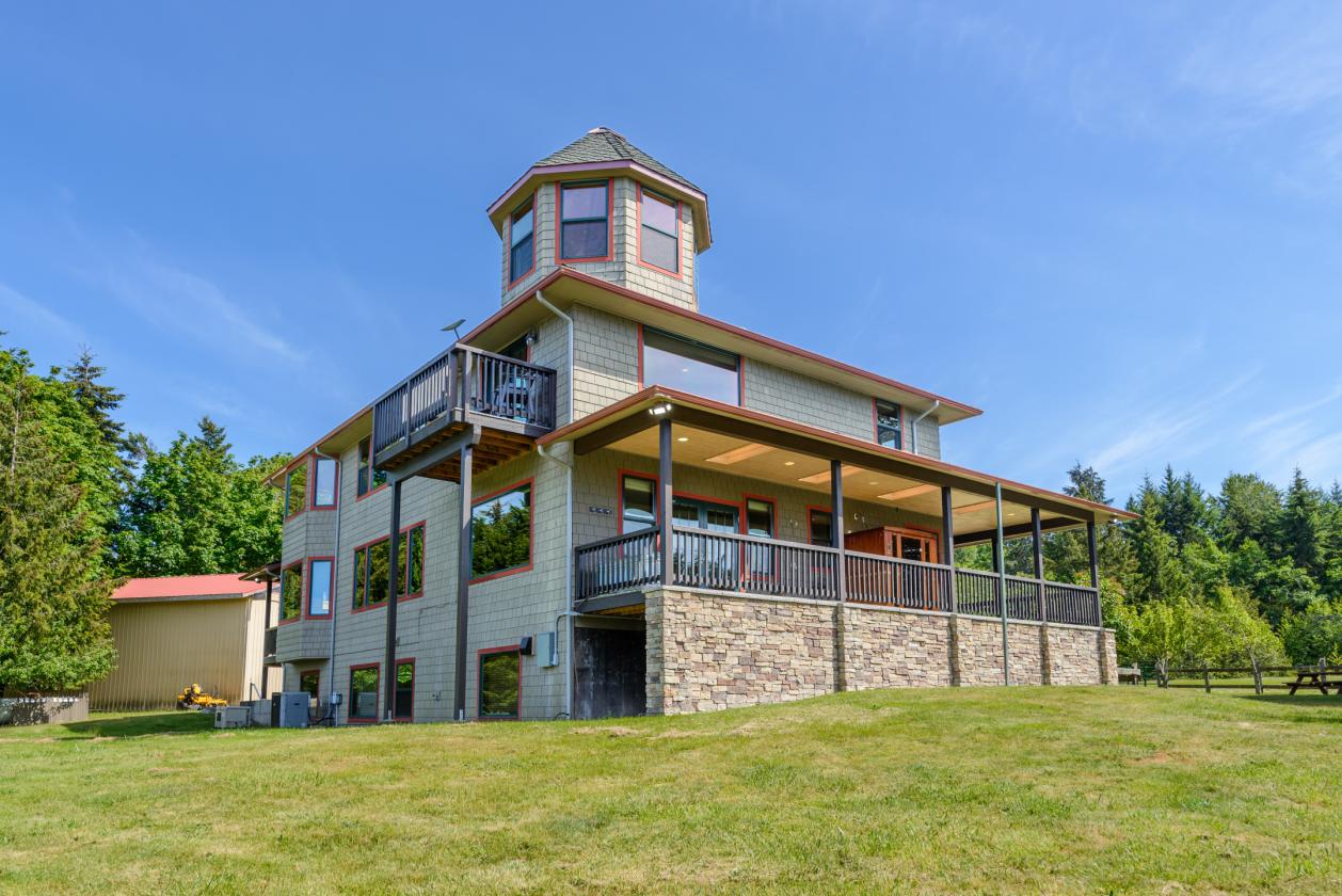 Luxury Equestrian Estate w/Beautiful Water Views - photo 29