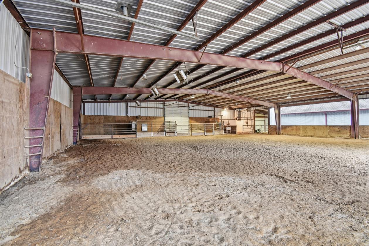 Equestrian Dream with Deluxe Horse Setup - photo 20