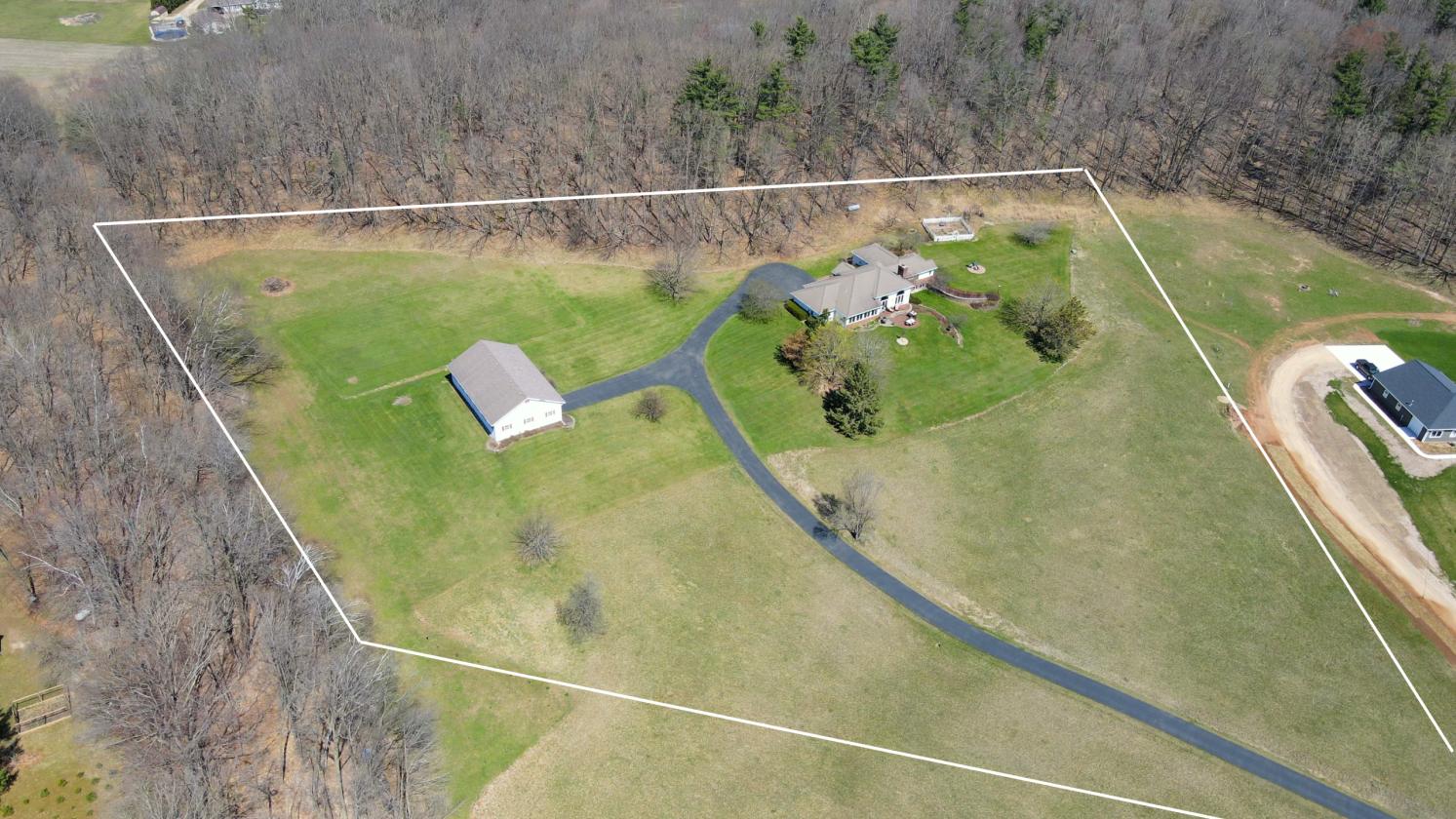 Extraordinary Equestrian Estate - Panoramic Views - photo 3