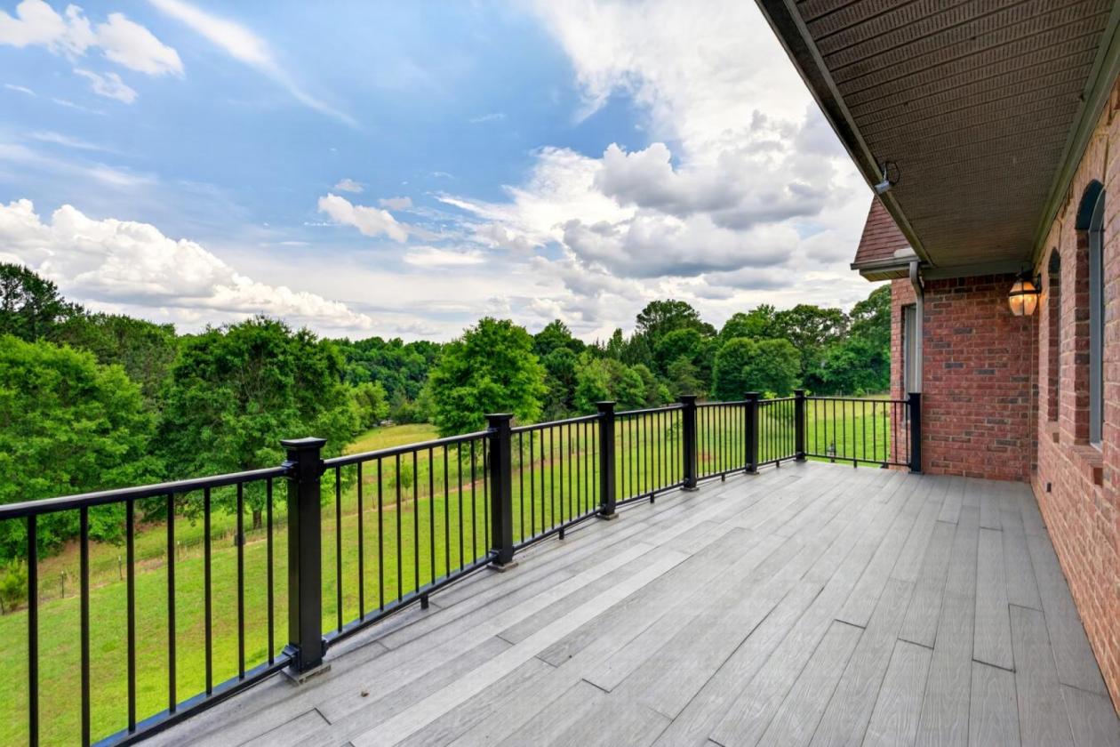 Lake Front Manor! - photo 26