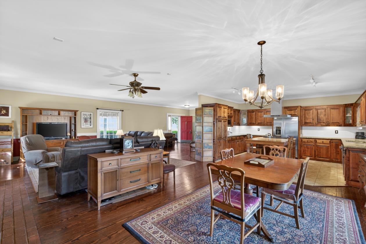 CLOSE TO TRYON Horse farm with 30+ kennel facility - photo 10