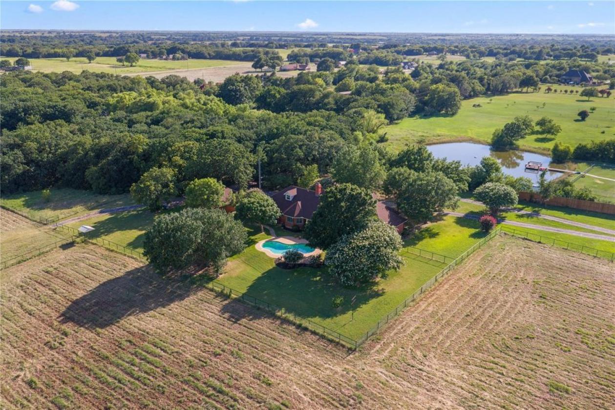 14 Acres with Barn, Pond & Custom Home - photo 2