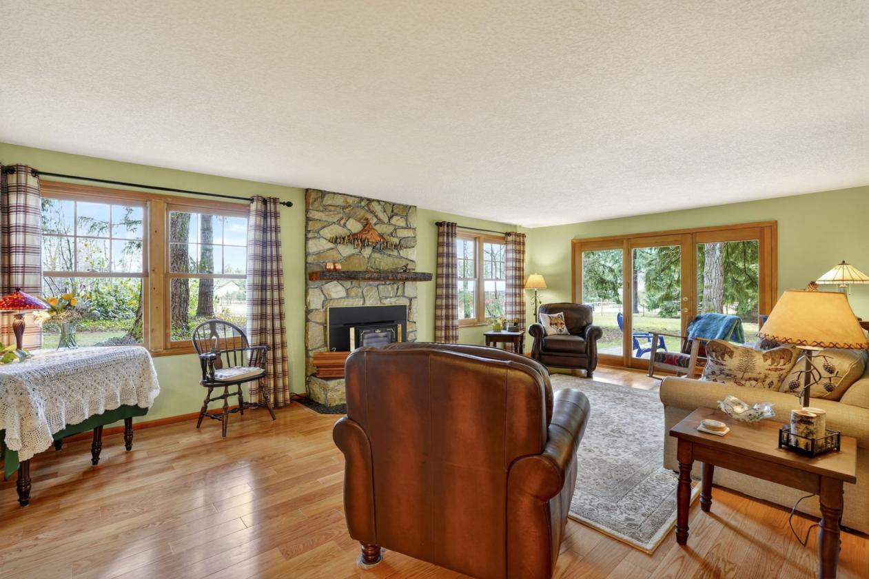 Huge Arena, Ample Pasture & Spacious Home - photo 18