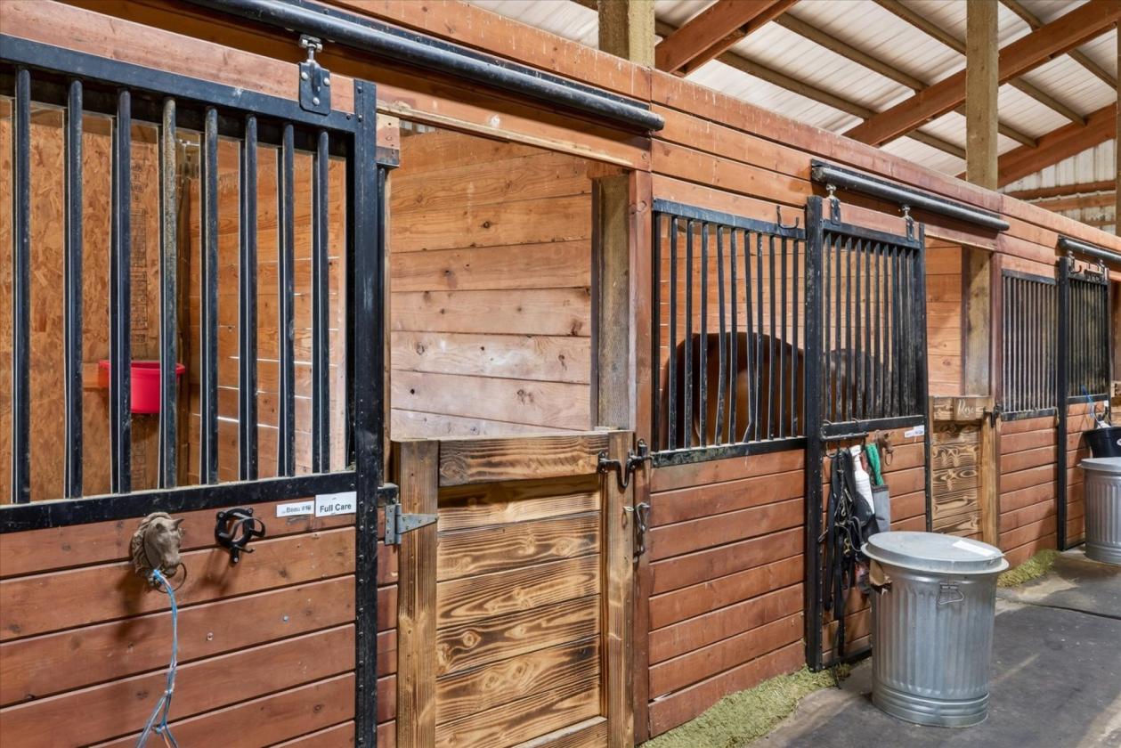 35 Stall Barn with Arena on 20 Acres - photo 16