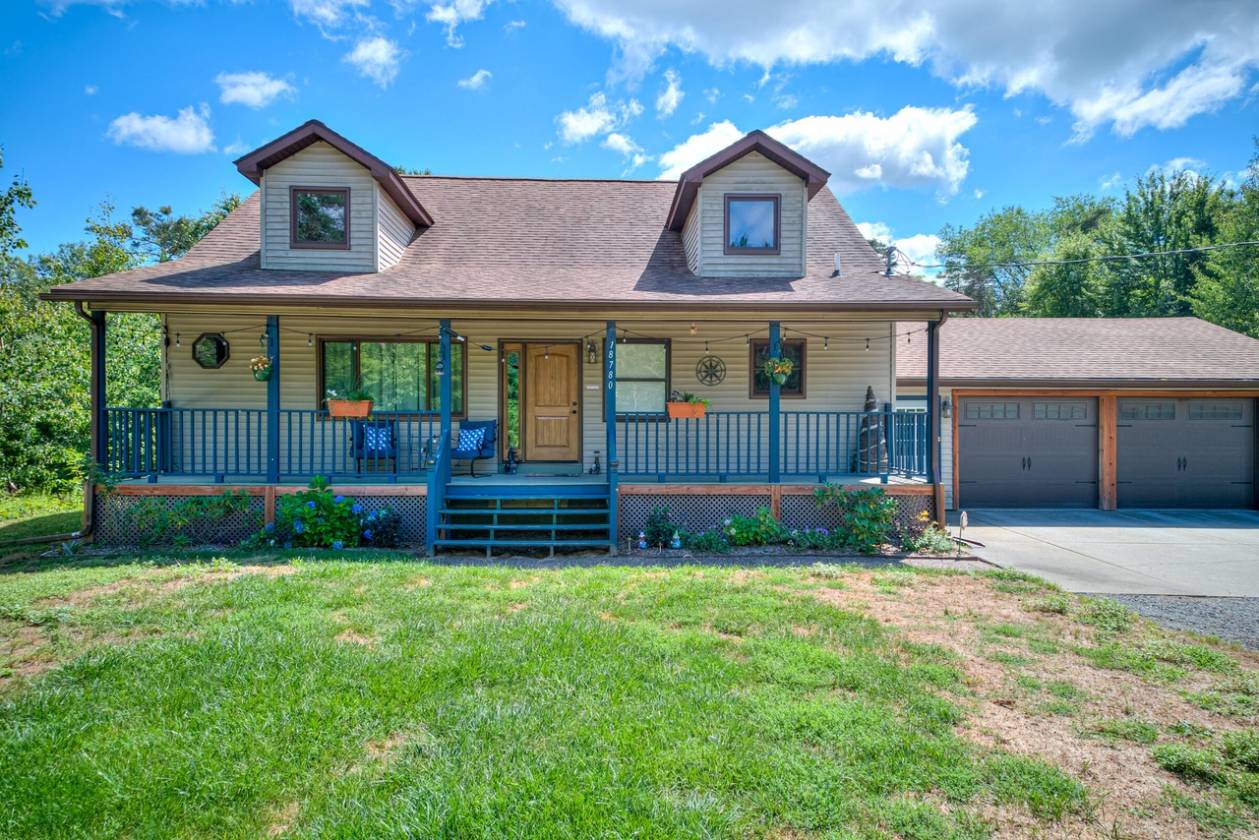 Horse Property for sale.