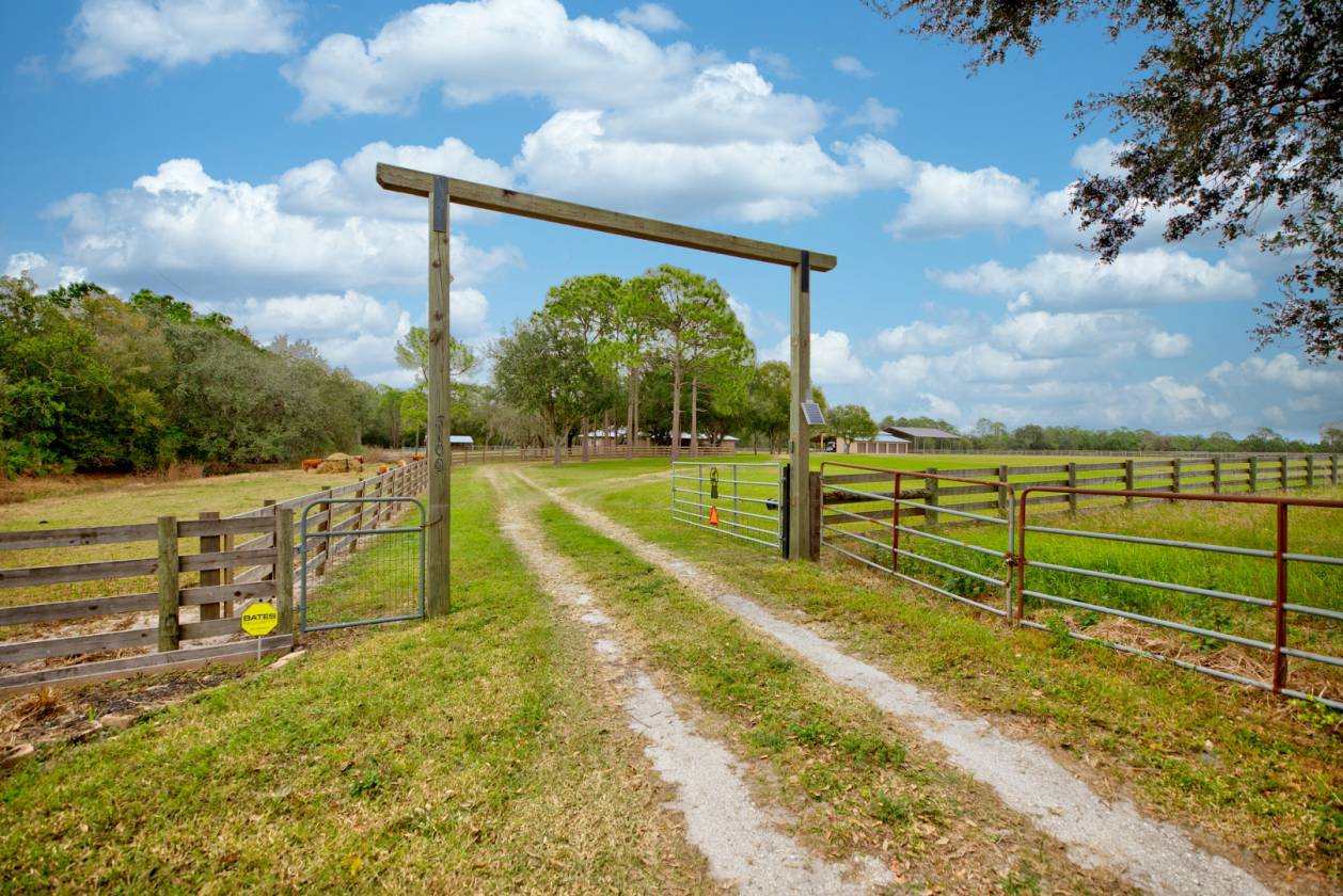 Horse Property for sale.