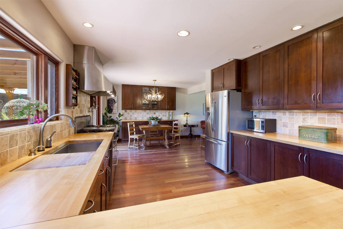 Rare Equestrian Ranch in the Taos Valley with Water Rights Taos, Taos