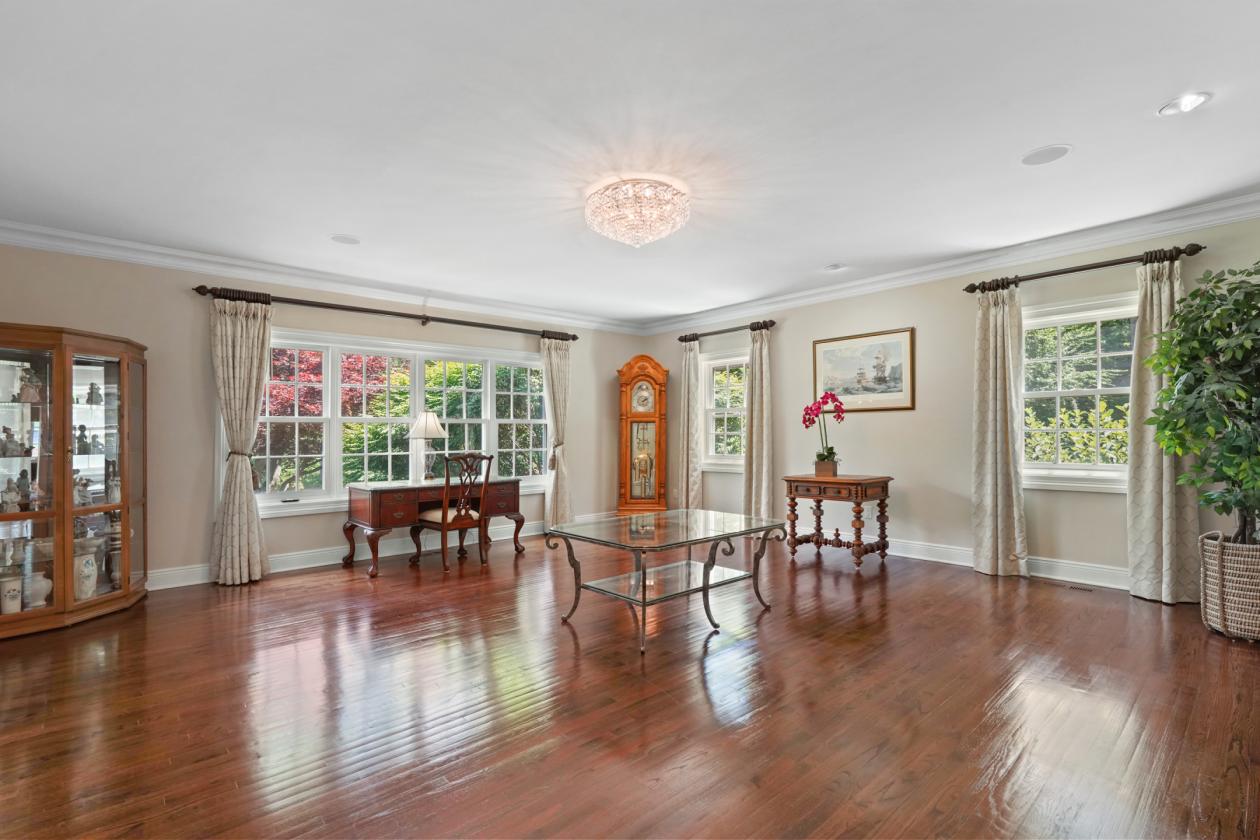 Elegant North Salem Horse Country Estate - photo 7