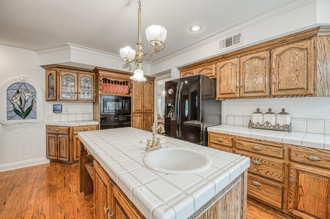 Rare Clovis Horse Property with Victorian Home - photo 10