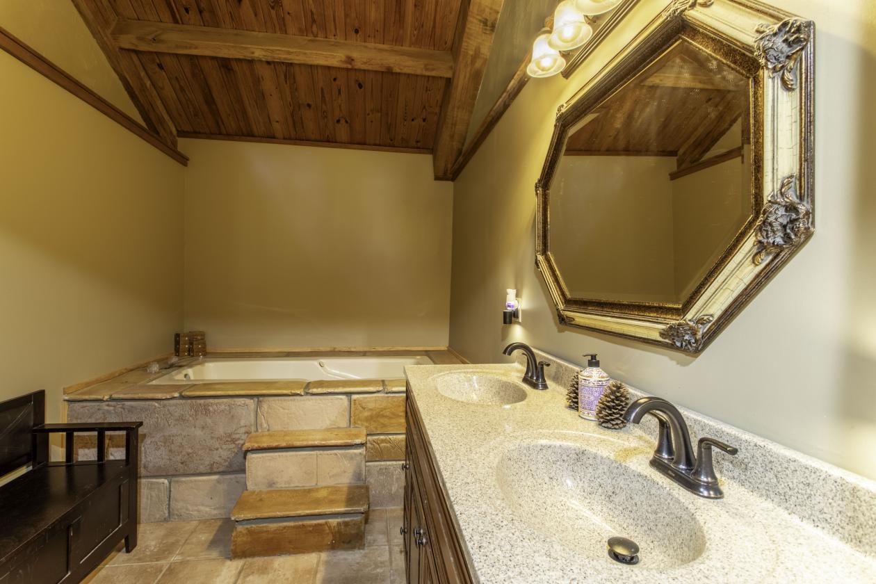 Luxury Timberframe Home with Horse Facilities - photo 24