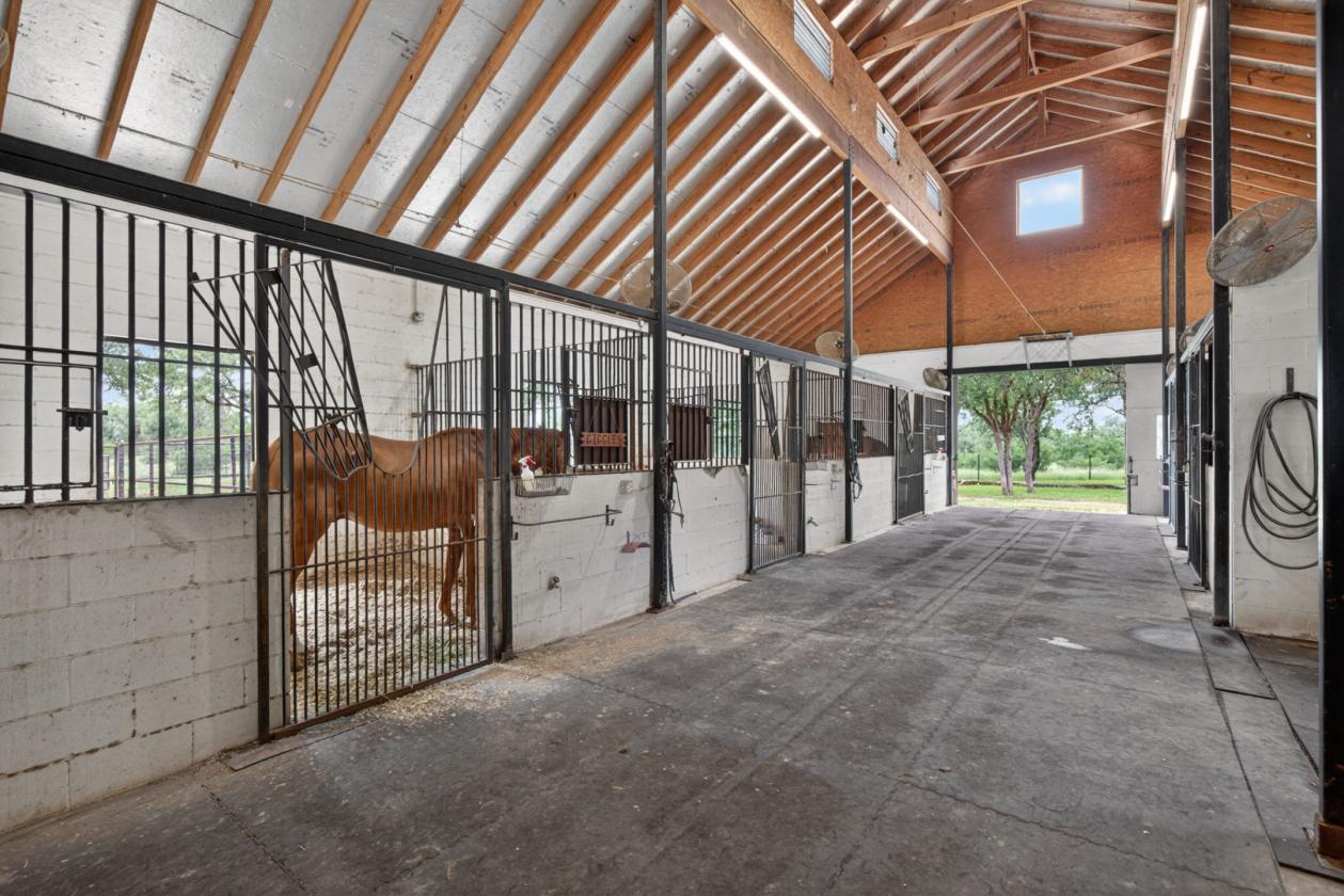 11 acre Equestrian Ranch with Lake Buchanan VIEWS - photo 20