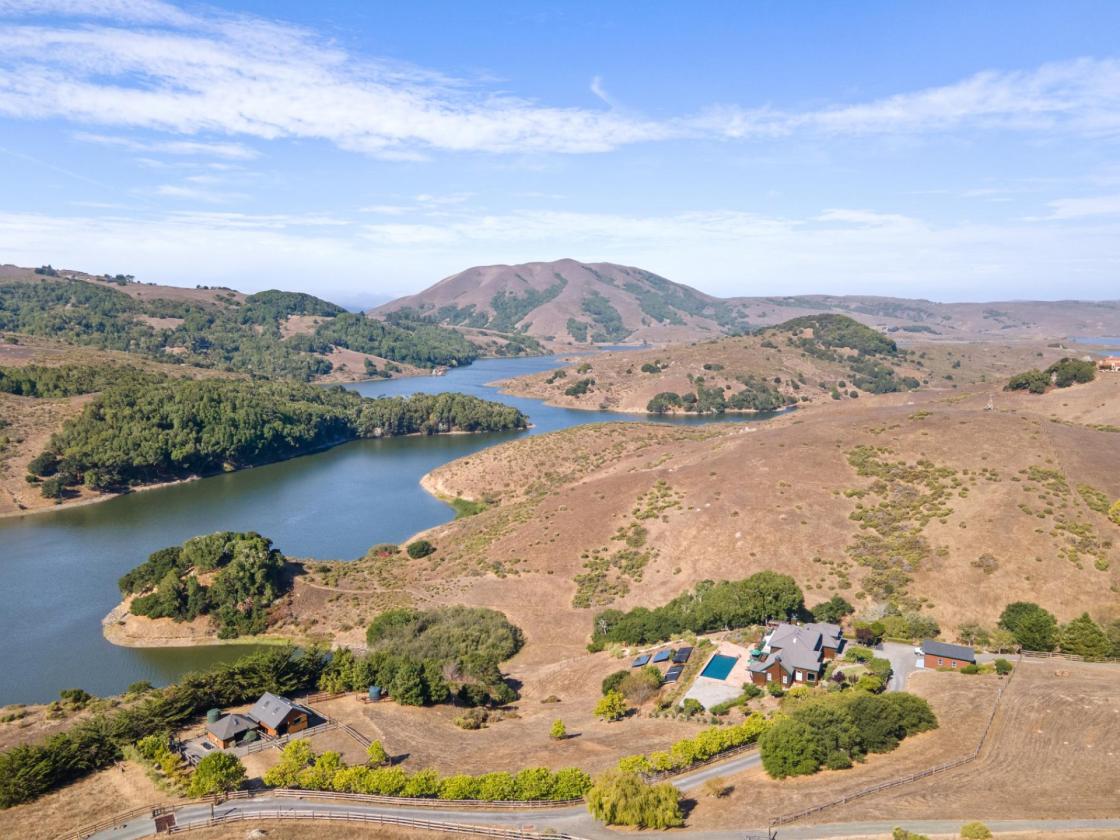 An Exceptional Nicasio Estate - photo 8