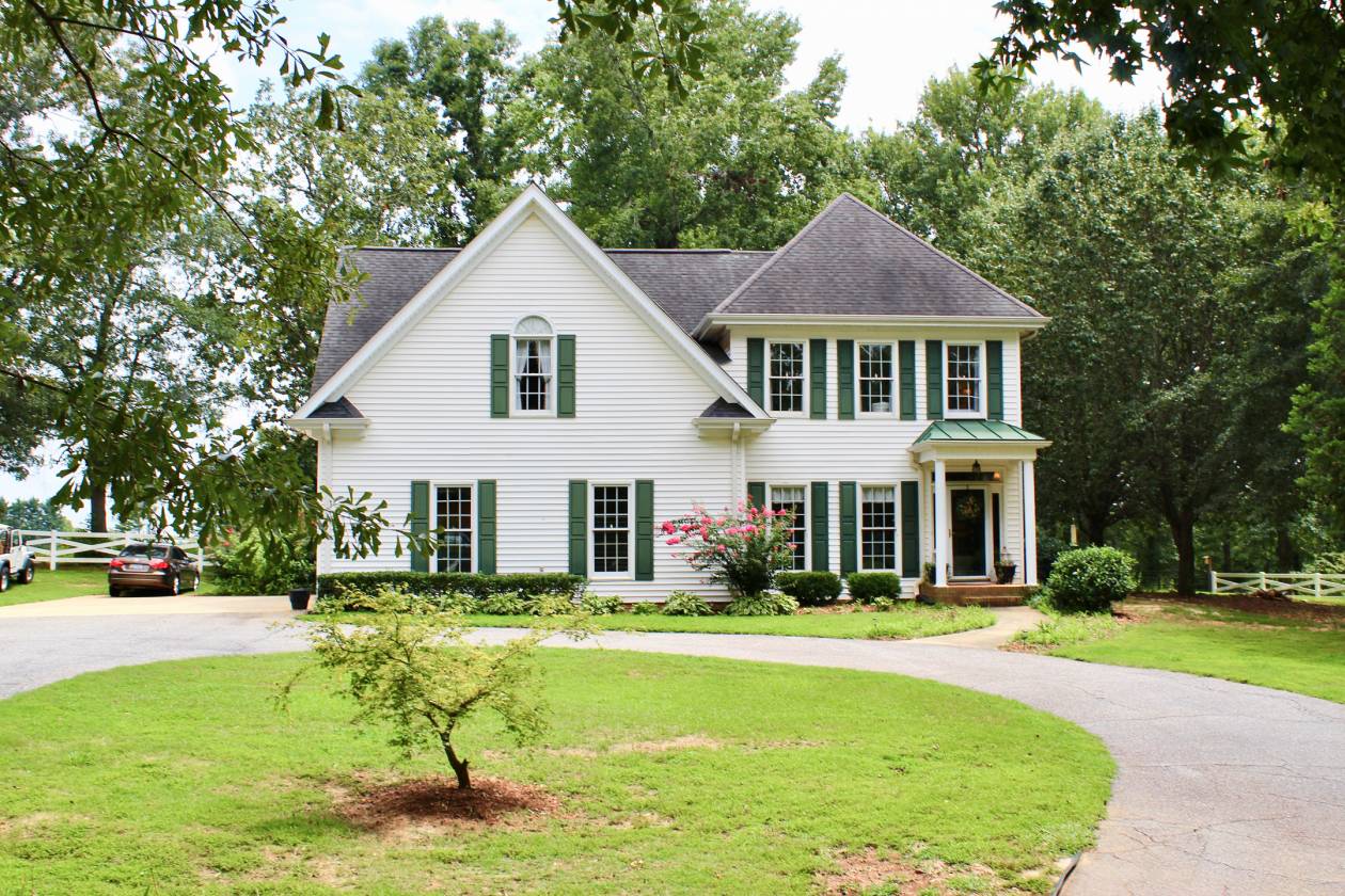 Horse Property for sale.