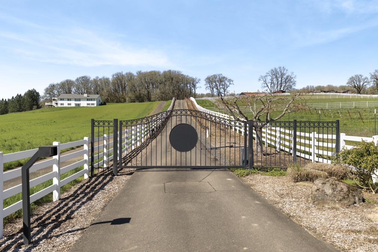 Turn-Key Equestrian Property with Trainer Quarters - photo 30