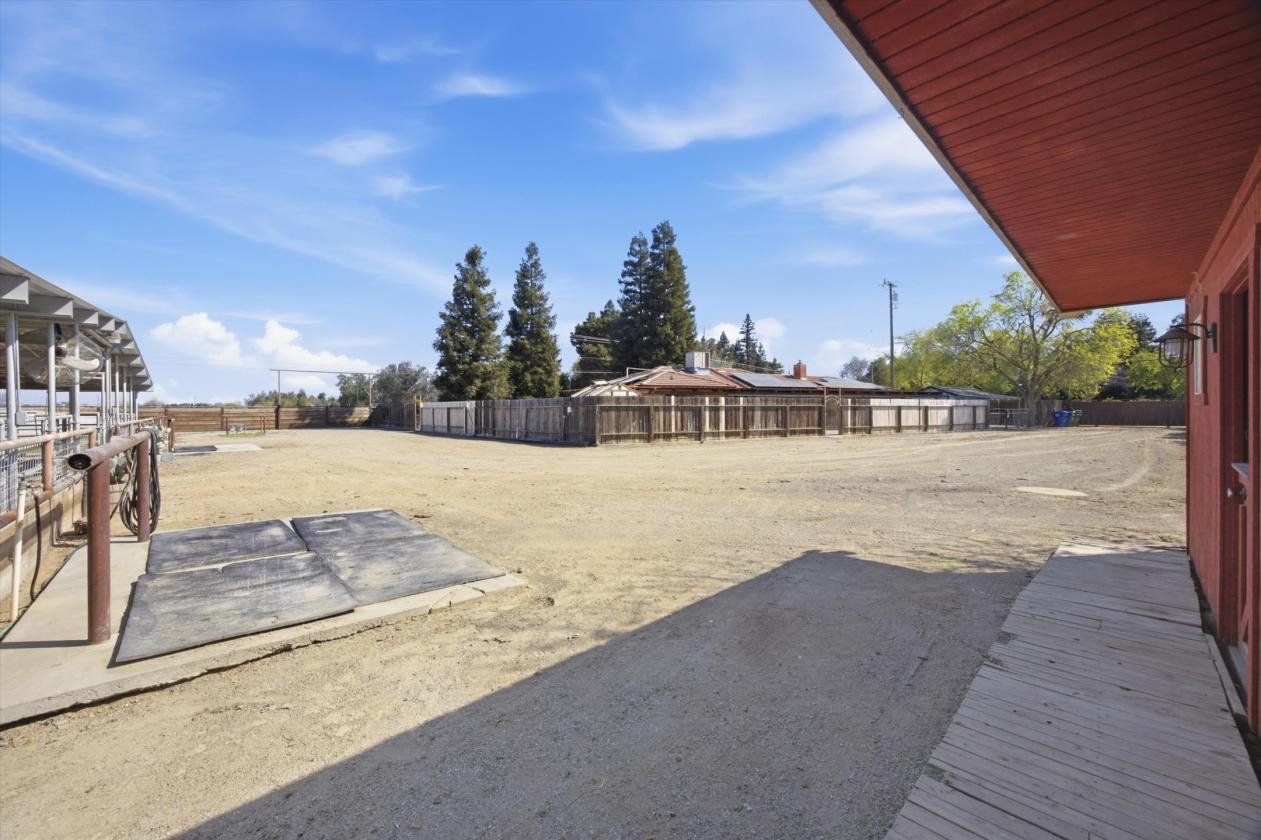 Turnkey 1-Acre Horse Setup w/ Mare Motel *County* - photo 27