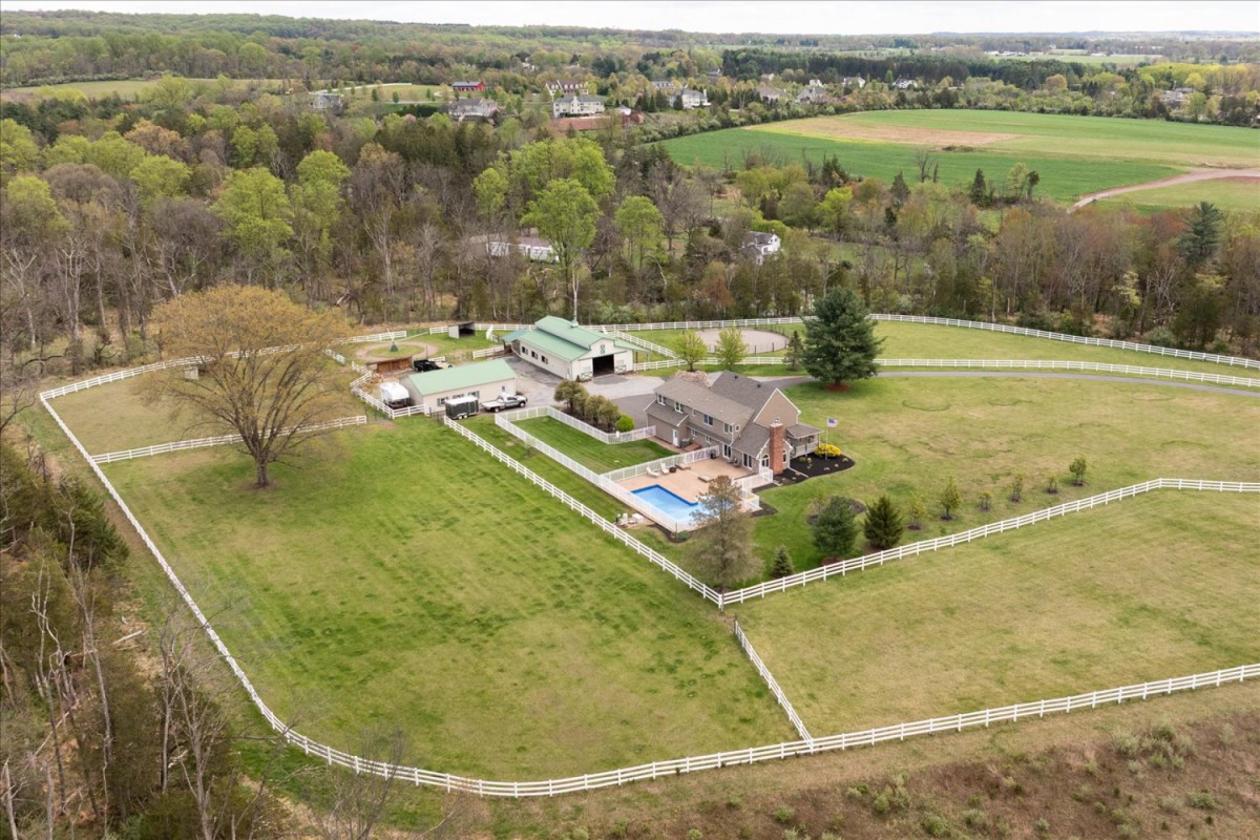 10 Acre Turnkey Hunterdon Equestrian Estate - photo 2
