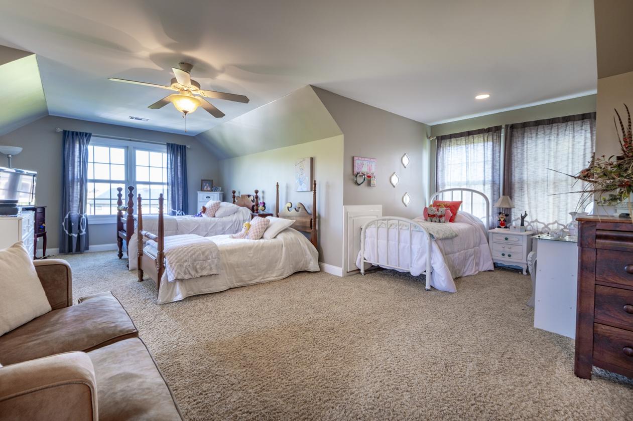 LUXURY HOME IN AMAZING EQUESTRIAN COMMUNITY - photo 21